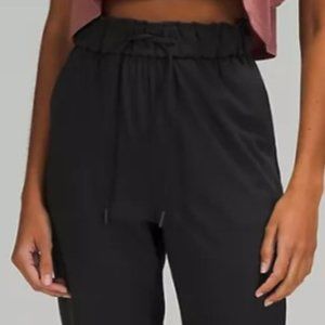 Lululemon Sz 4 Stretch High-Rise Pant 7/8 Length Black EUC